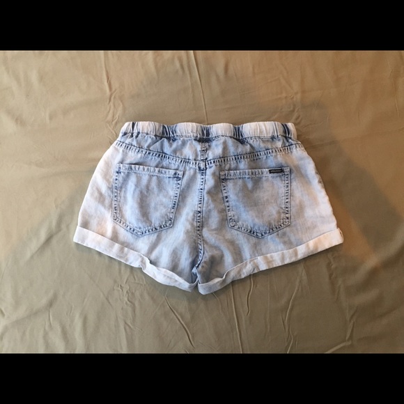 volcom shorts - Picture 2 of 2